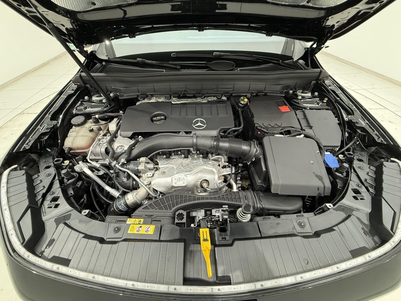 Mercedes-Benz GLB 2023