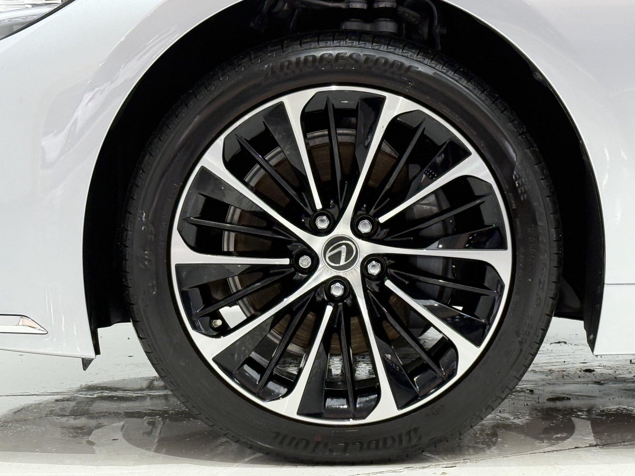 Lexus LS 500h 2021