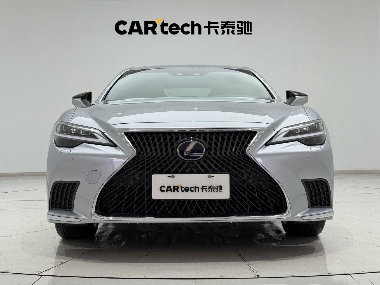 Lexus LS 500h 2021