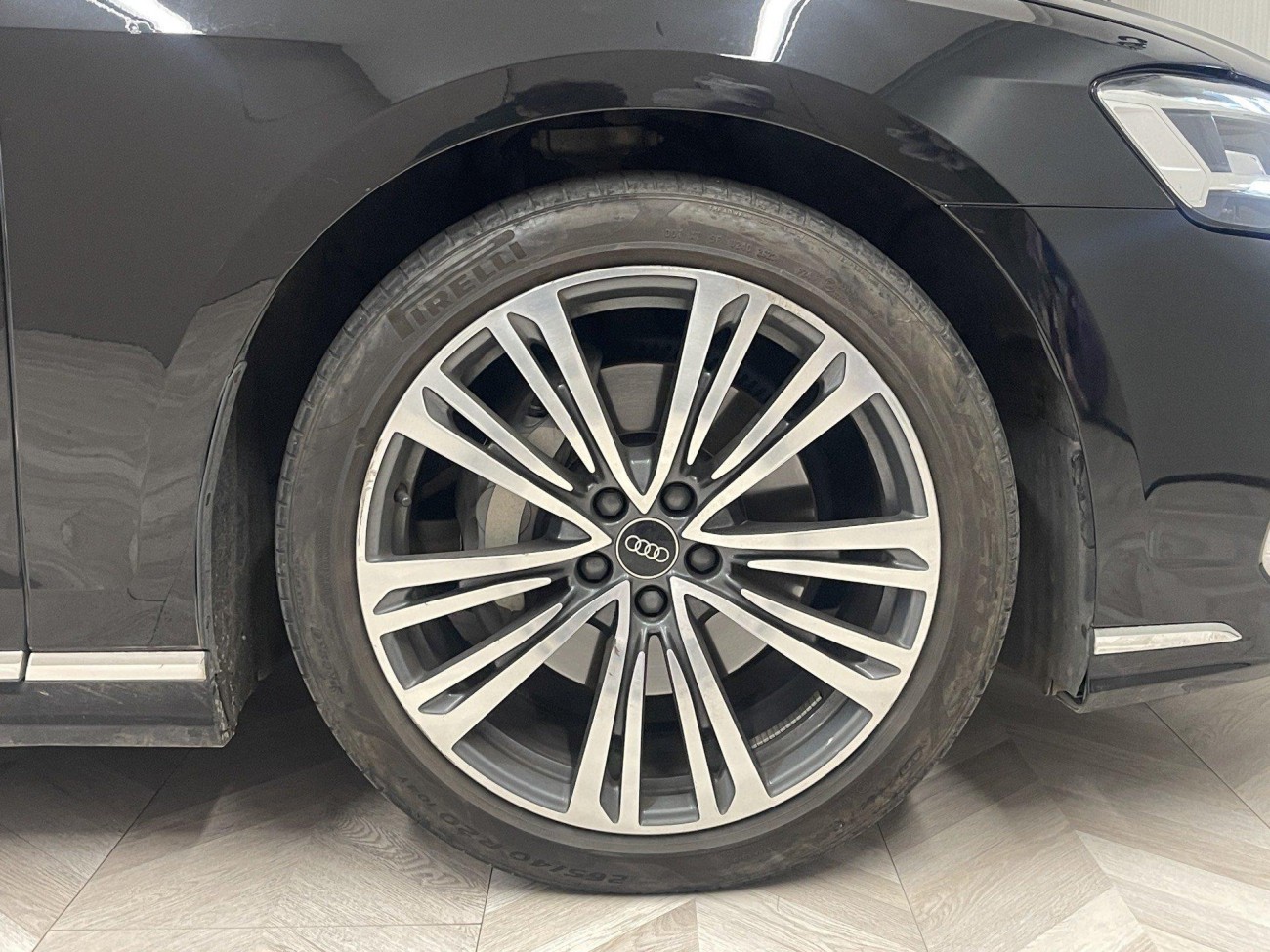 Audi A8L 45 TFSI 2023