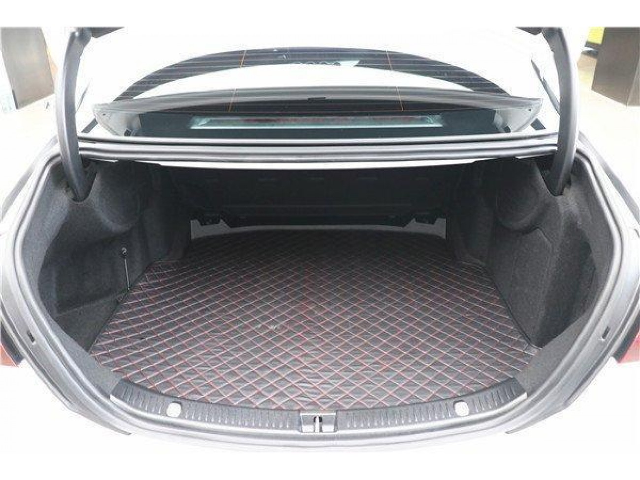 Mercedes-Benz E 300 L 2022