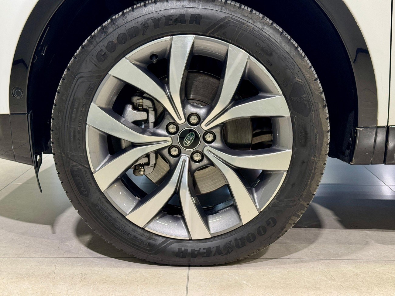 Land Rover Discovery Sport 2024