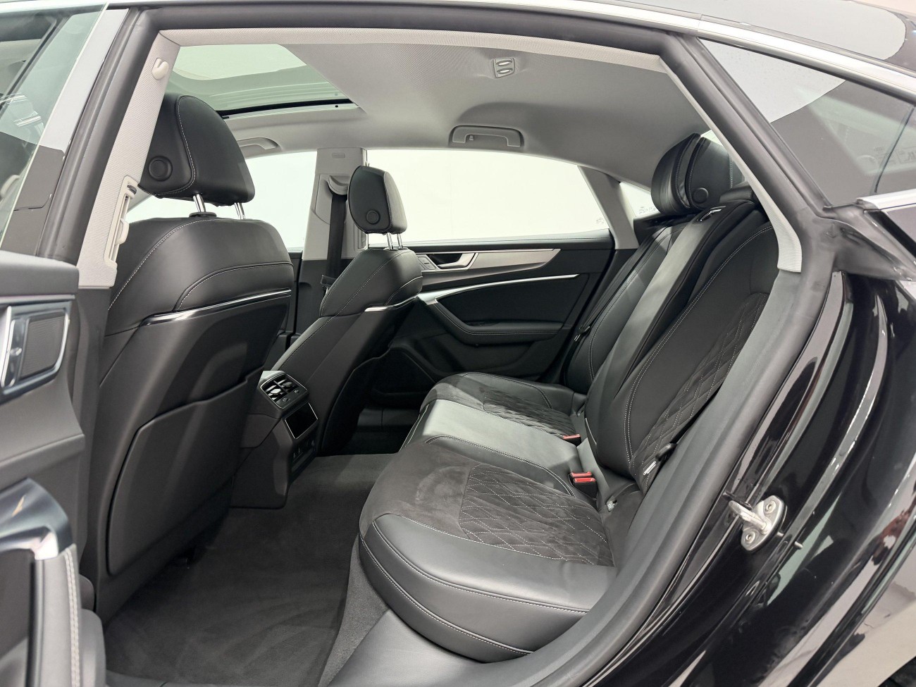 Audi A7L 45 TFSI 2024