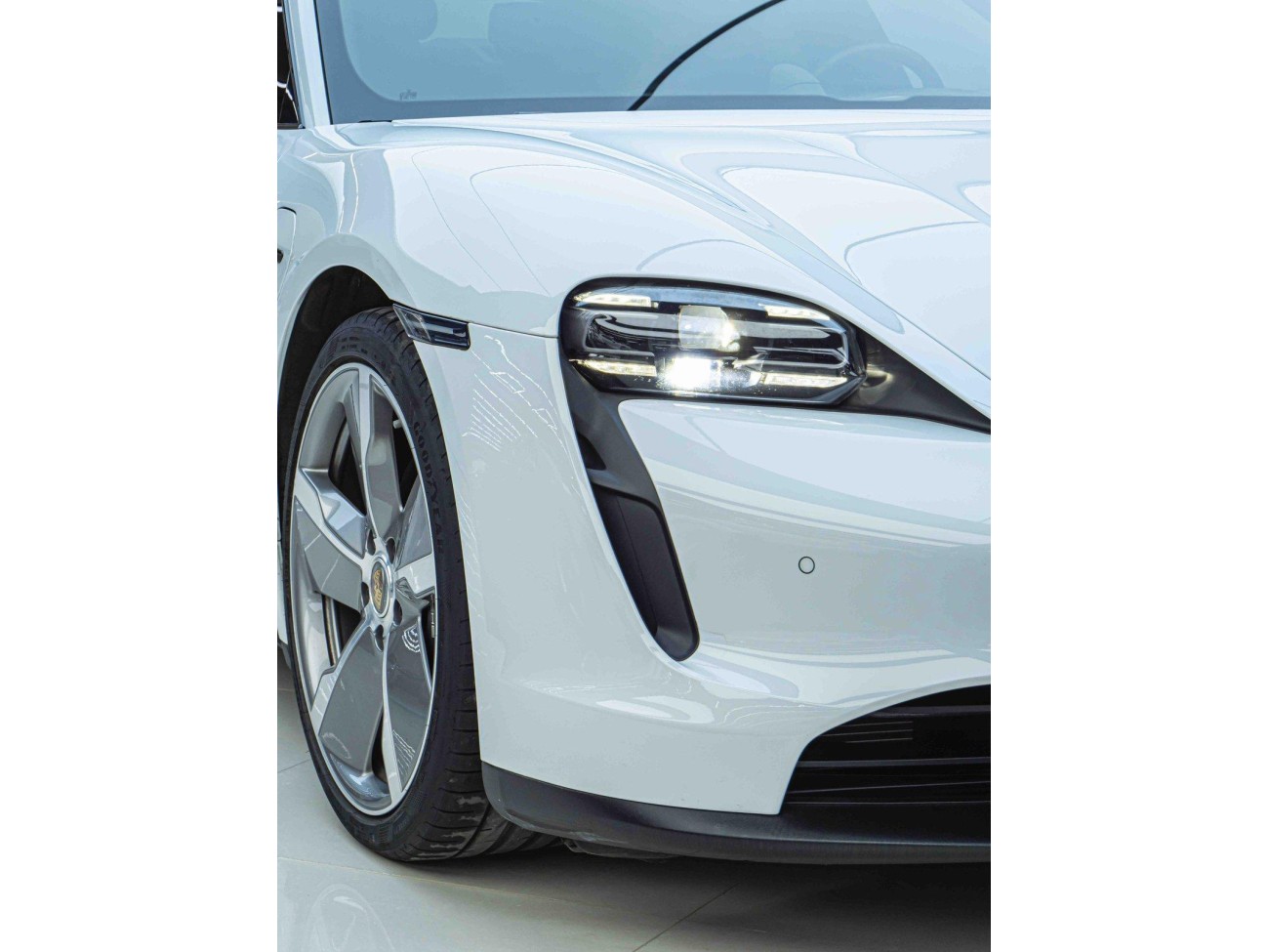 Porsche Taycan 2024