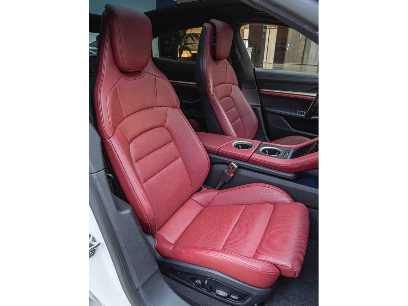 Porsche Taycan 2024