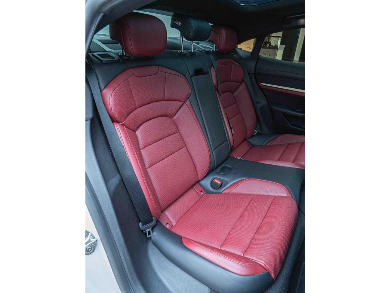 Porsche Taycan 2024