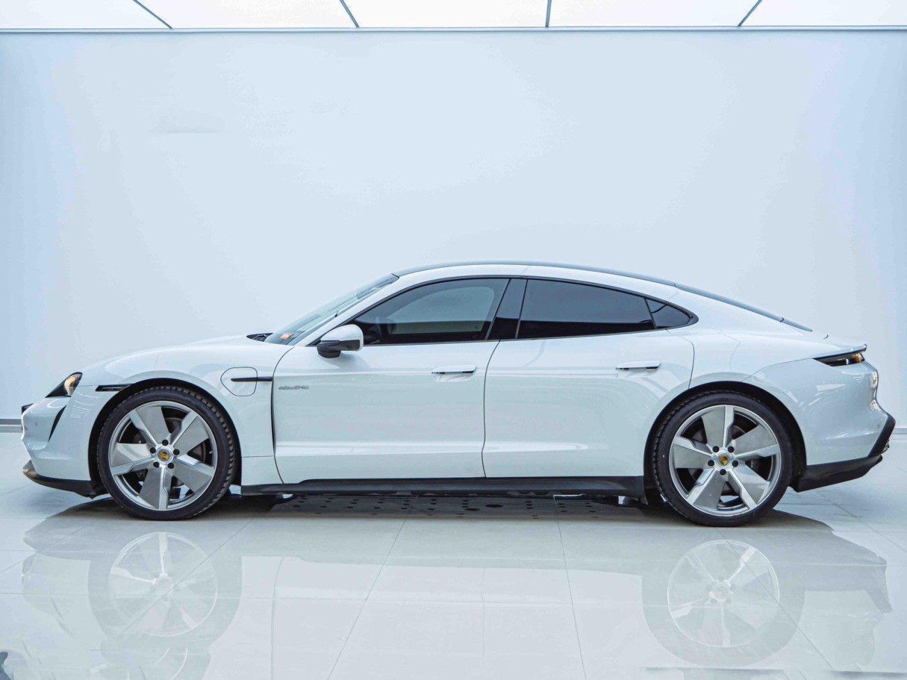 Porsche Taycan 2024