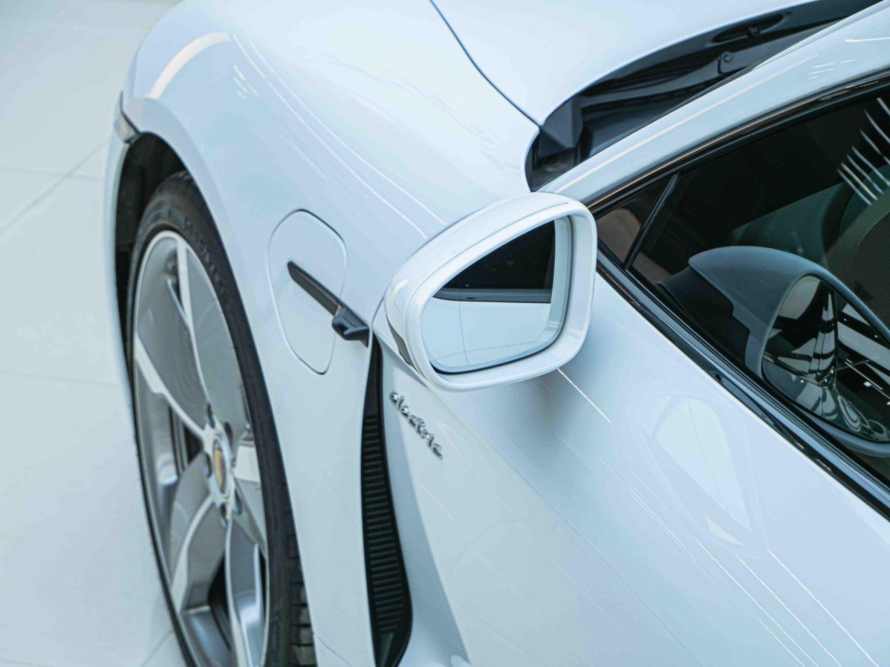 Porsche Taycan 2024
