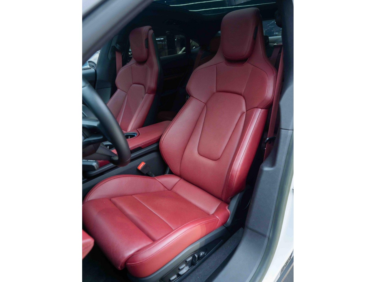 Porsche Taycan 2024