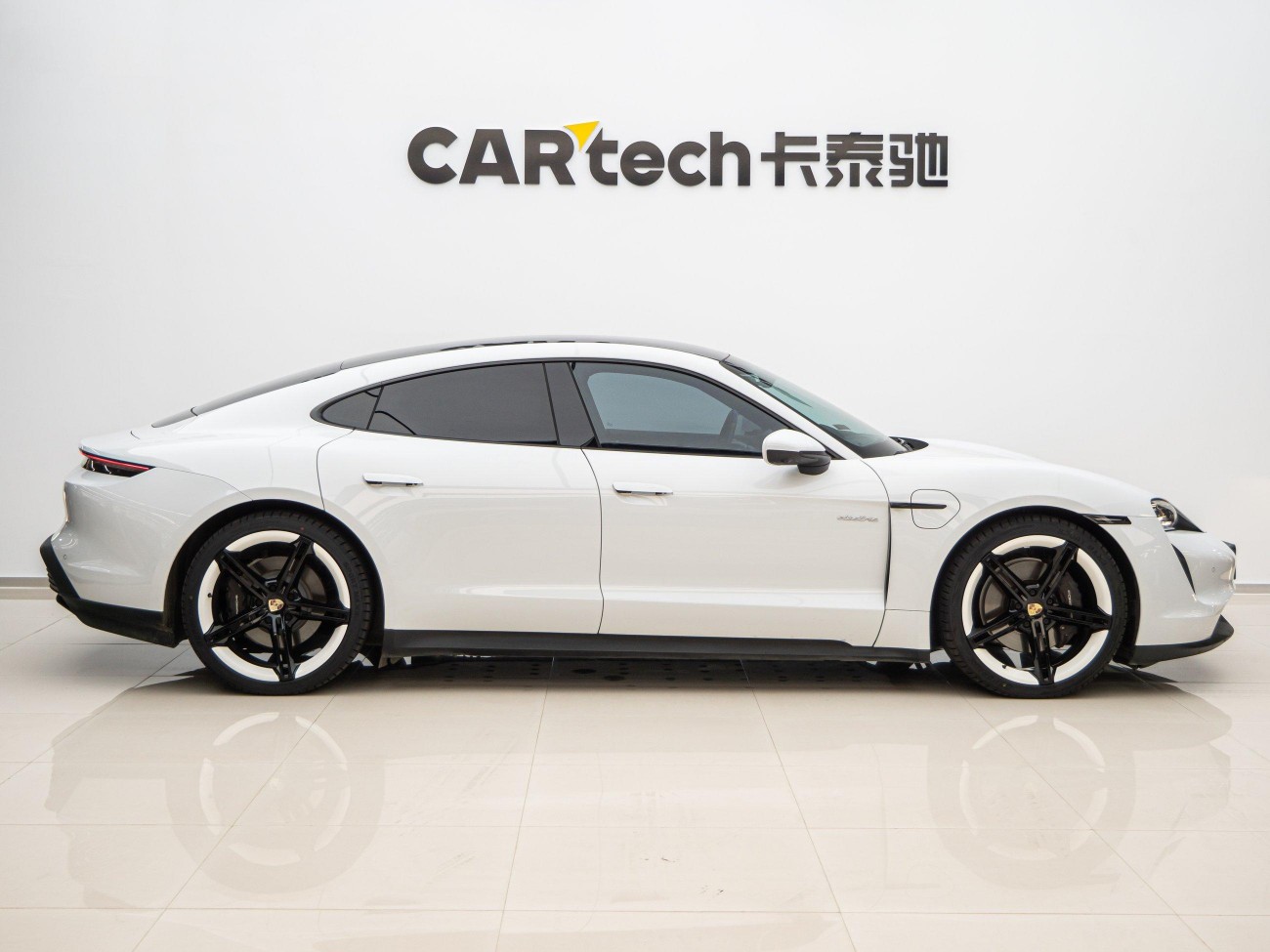 Porsche Taycan 2024