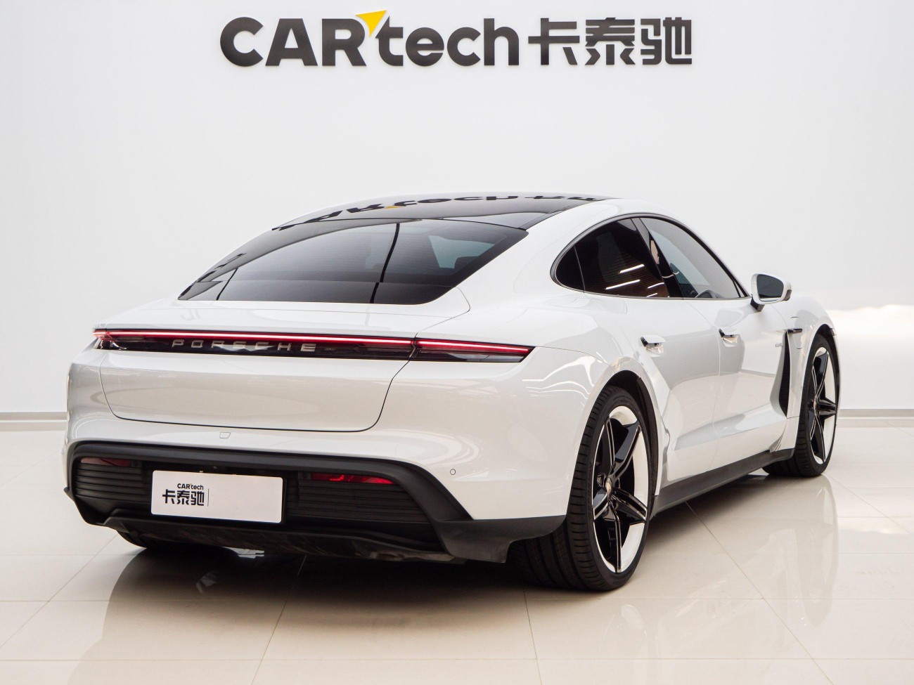 Porsche Taycan 2024