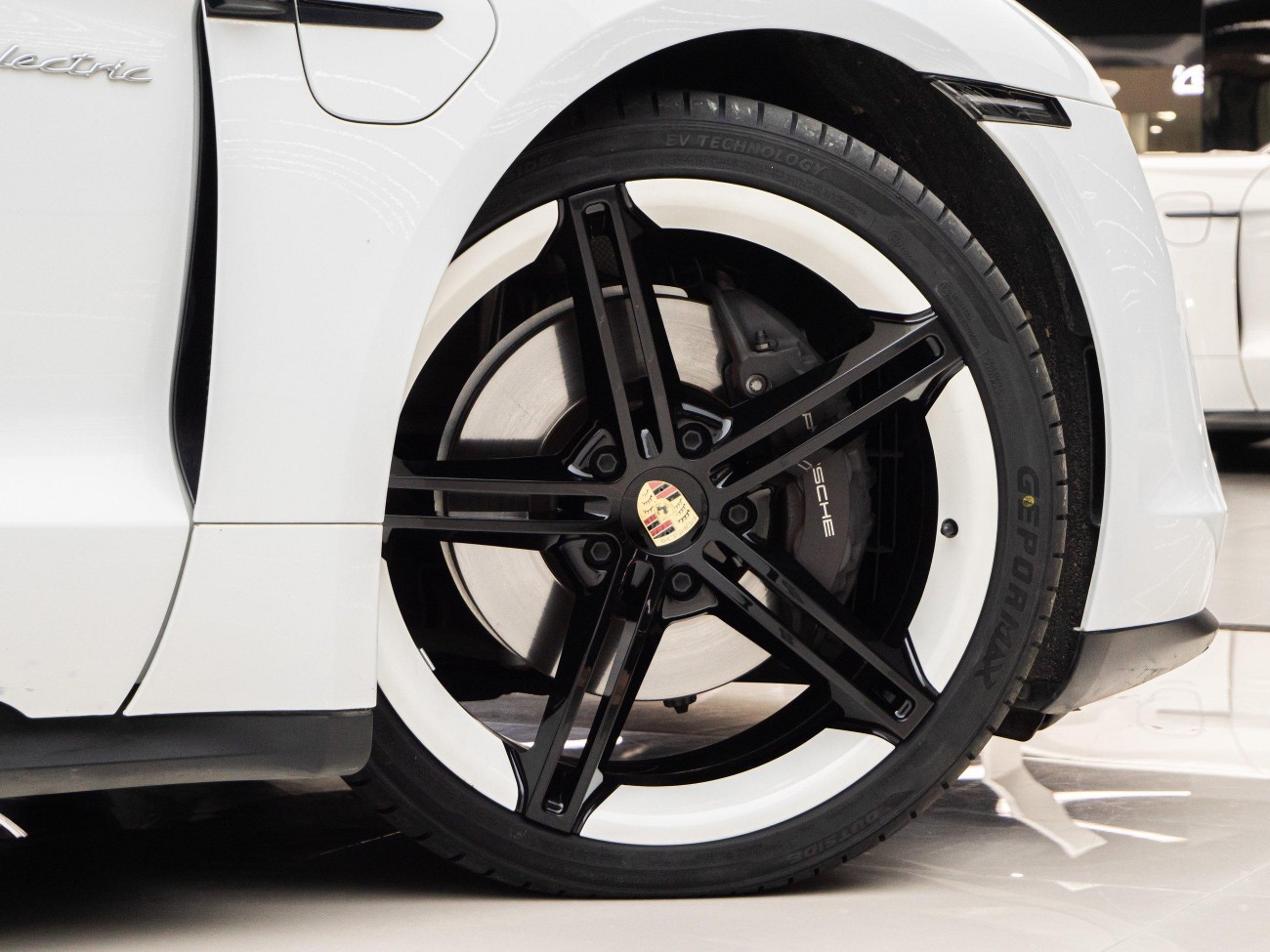 Porsche Taycan 2024