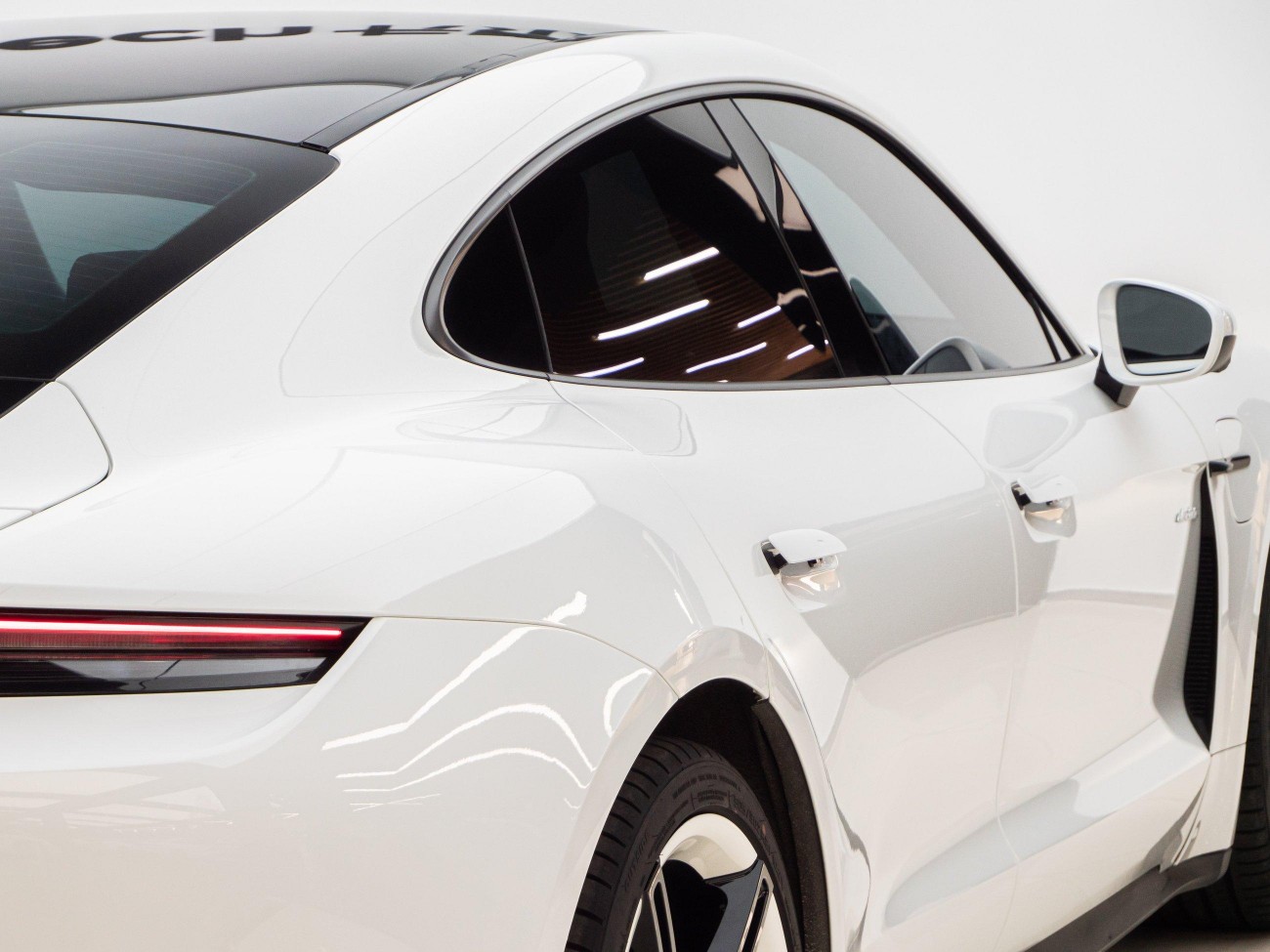 Porsche Taycan 2024