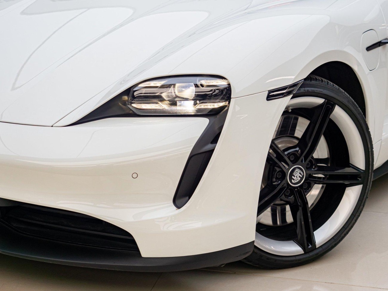 Porsche Taycan 2023