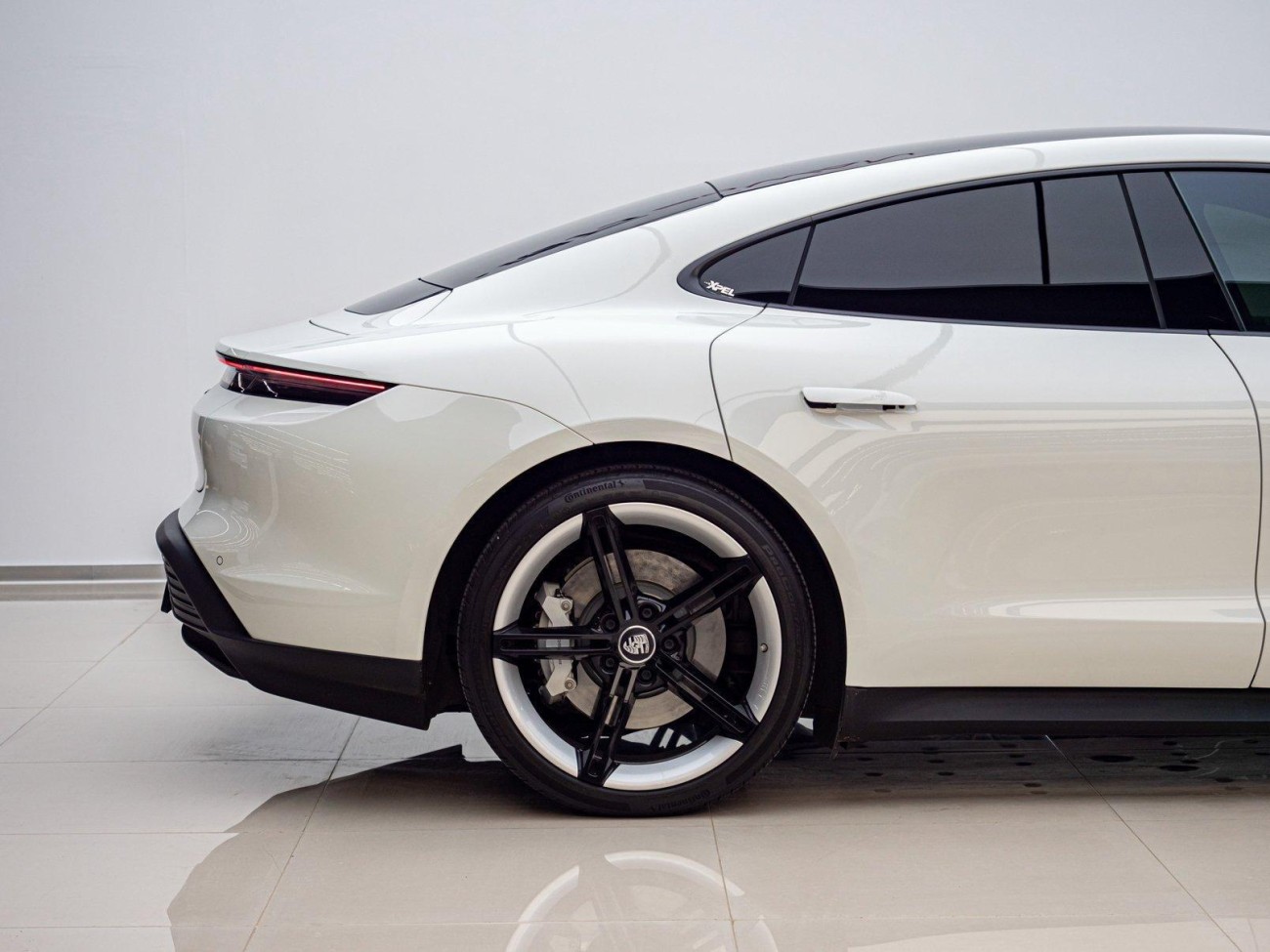 Porsche Taycan 2023