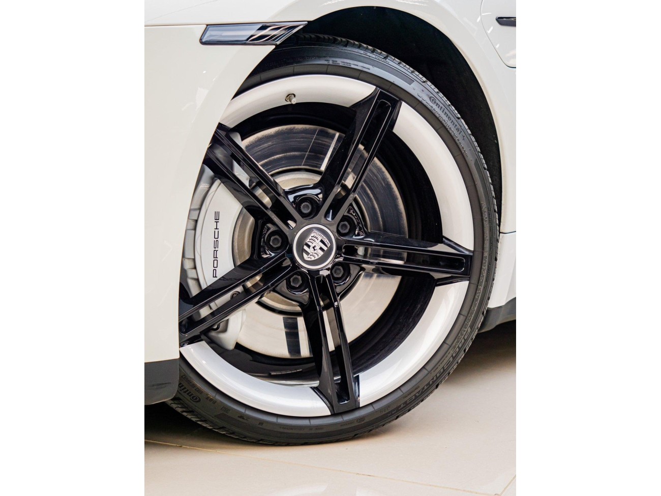 Porsche Taycan 2023