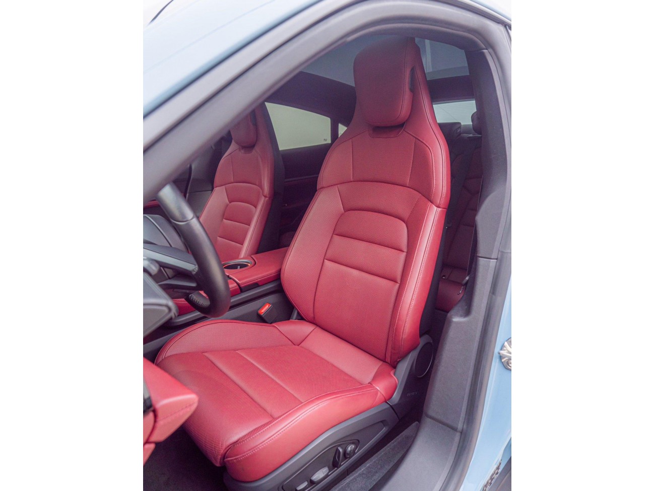 Porsche Taycan 2023