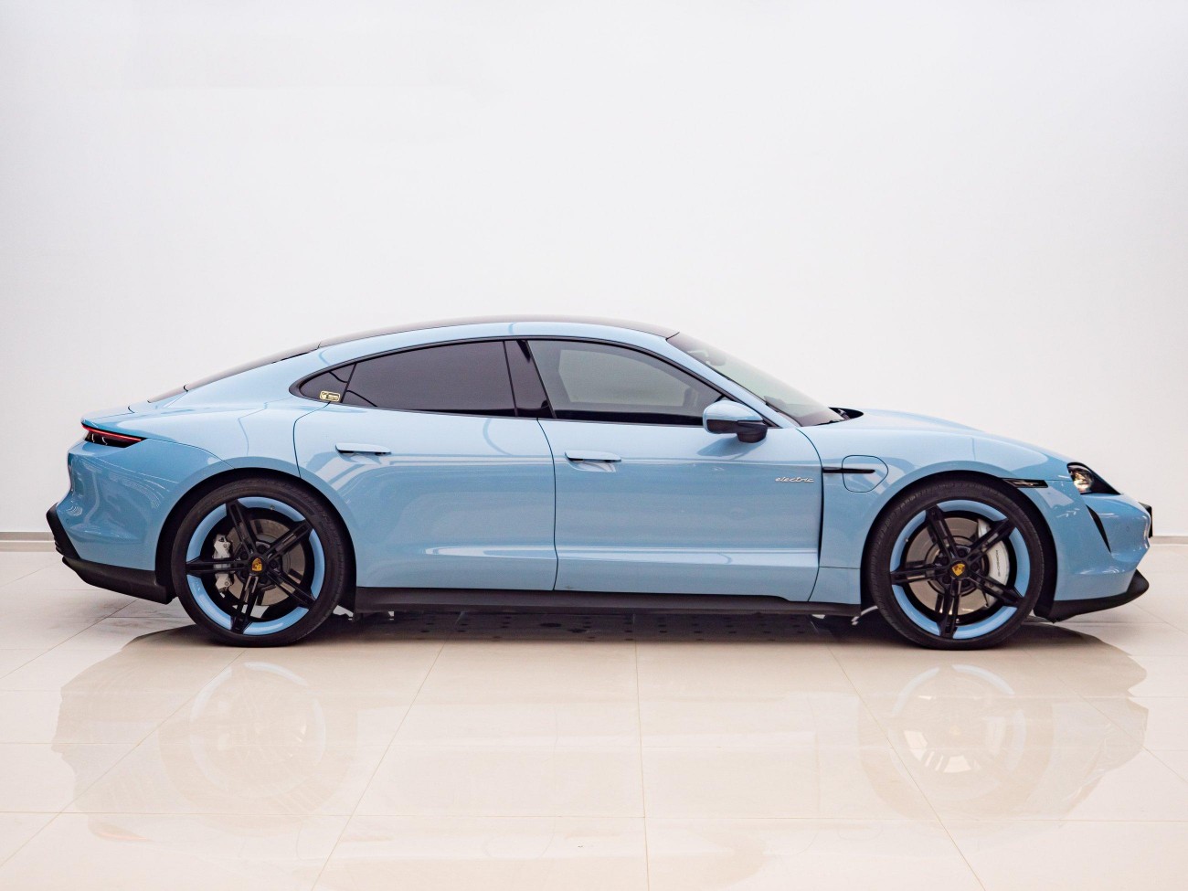 Porsche Taycan 2023