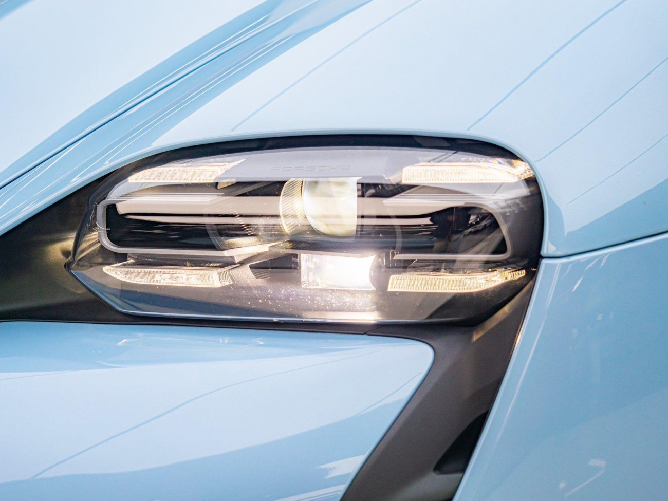 Porsche Taycan 2023
