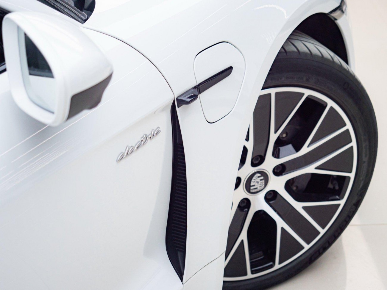 Porsche Taycan 2023