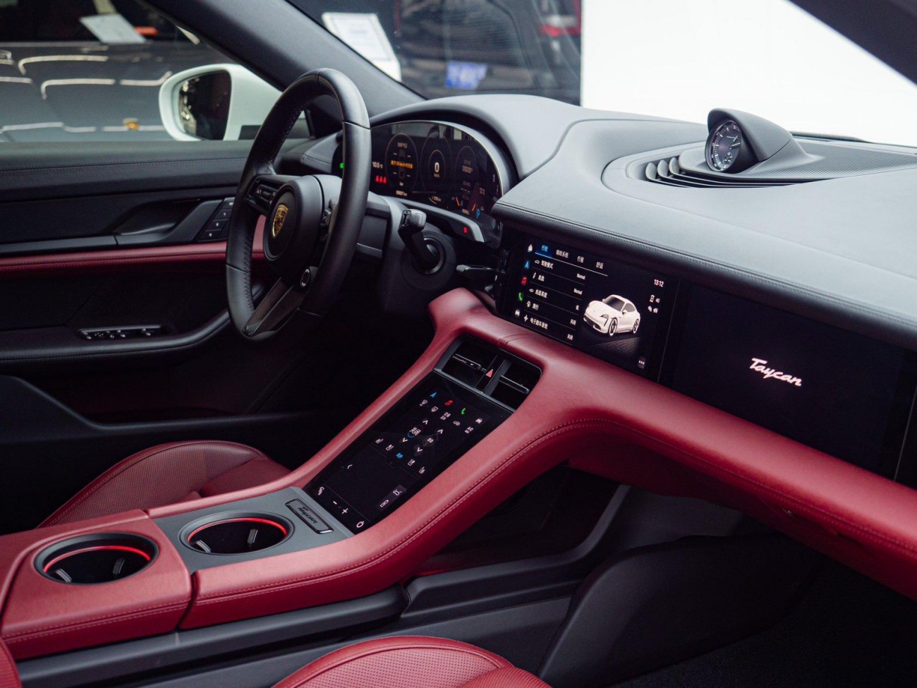 Porsche Taycan 2023