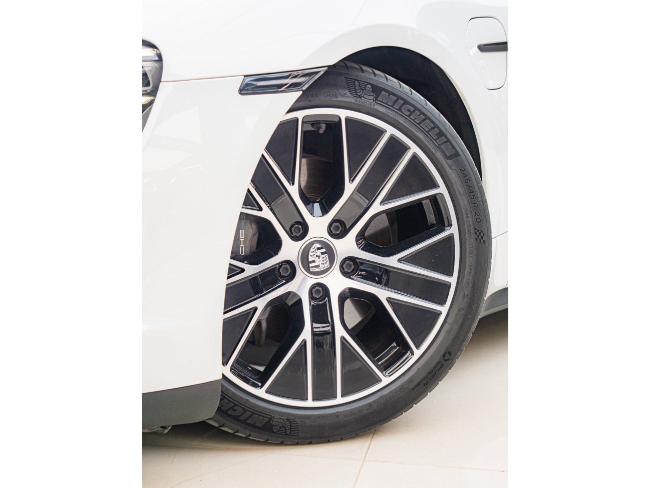 Porsche Taycan 2023