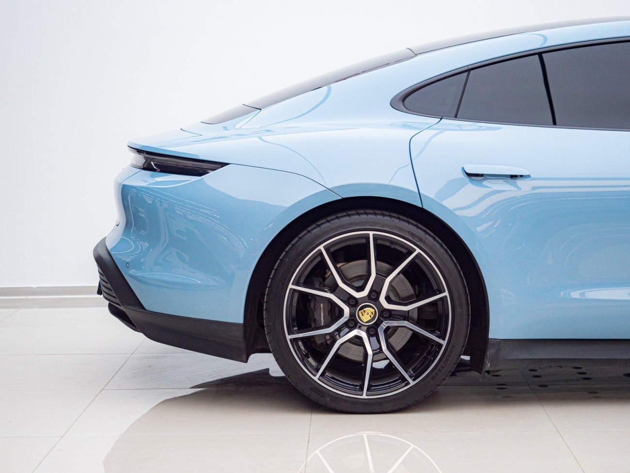 Porsche Taycan 2023
