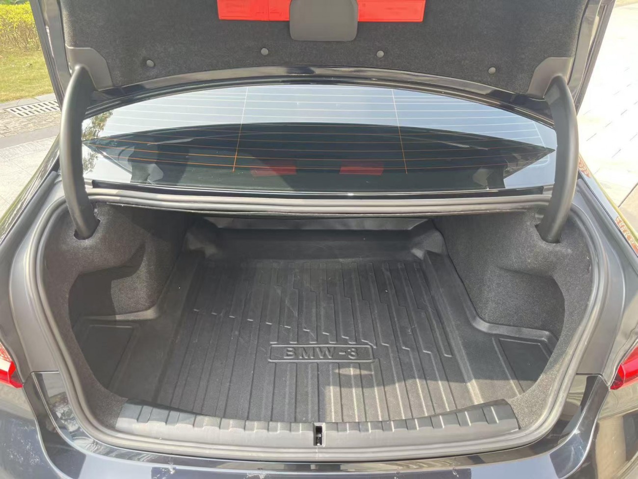 BMW 325Li 2023