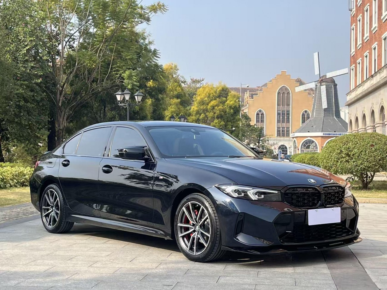 BMW 325Li 2023