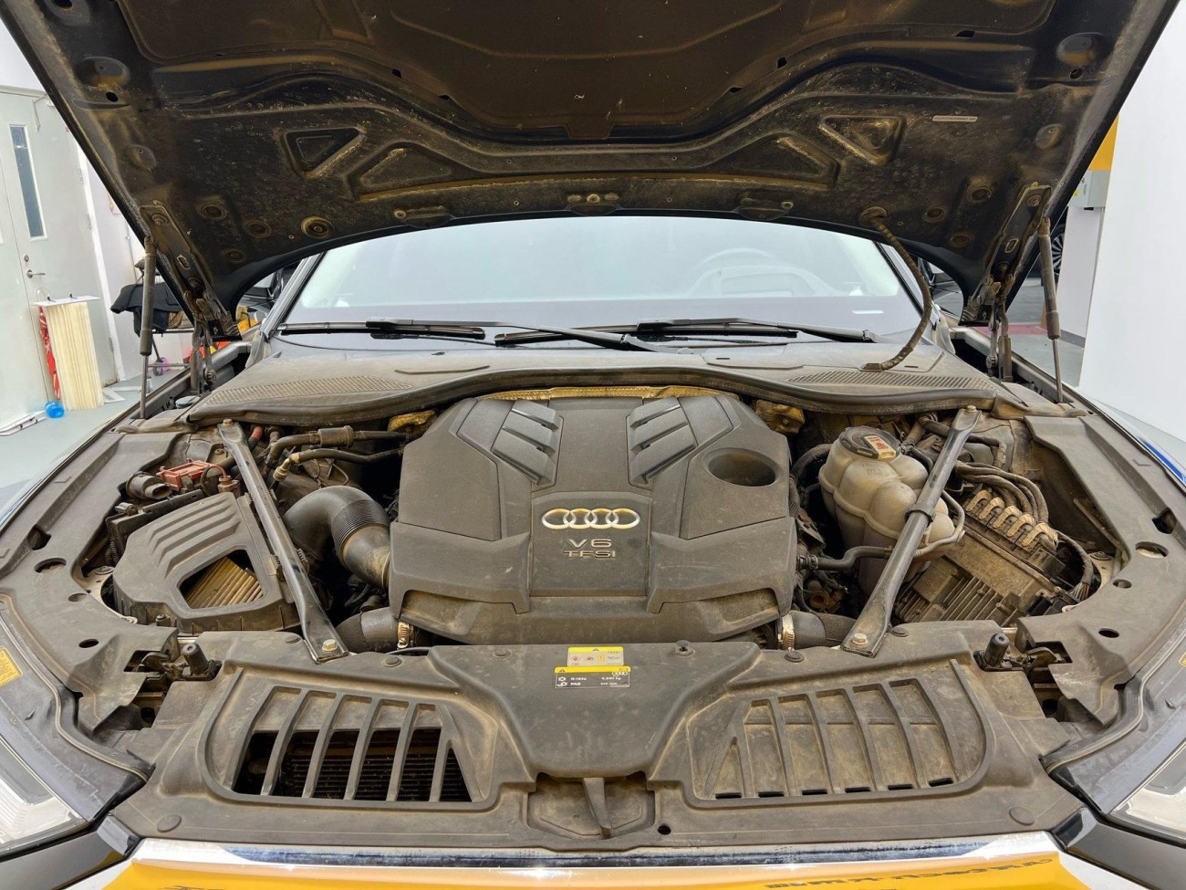 Audi A8L 55 TFSI 2021