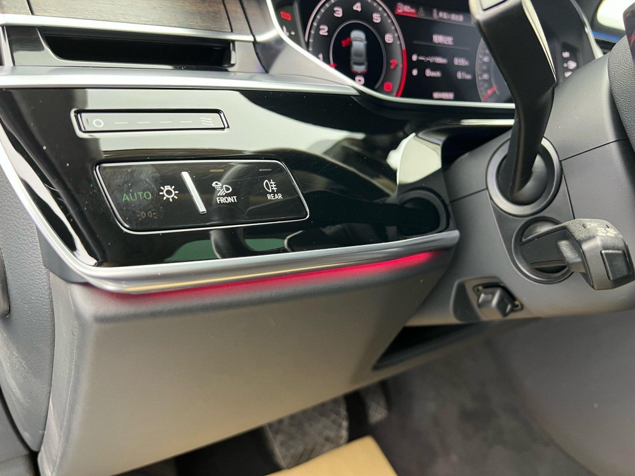 Audi A8L 55 TFSI 2021