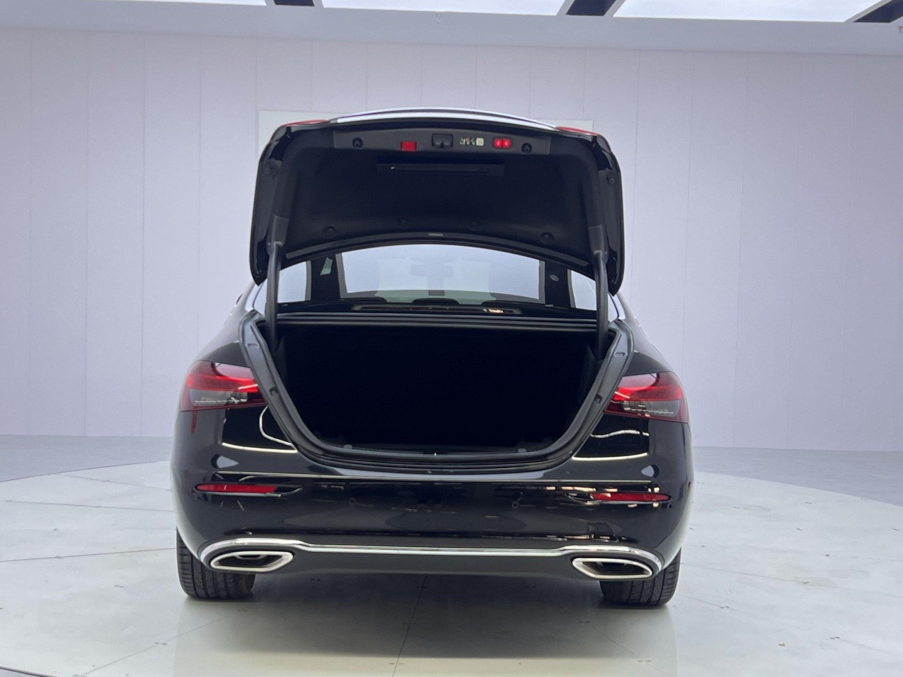 Mercedes-Benz E 300 L 2023