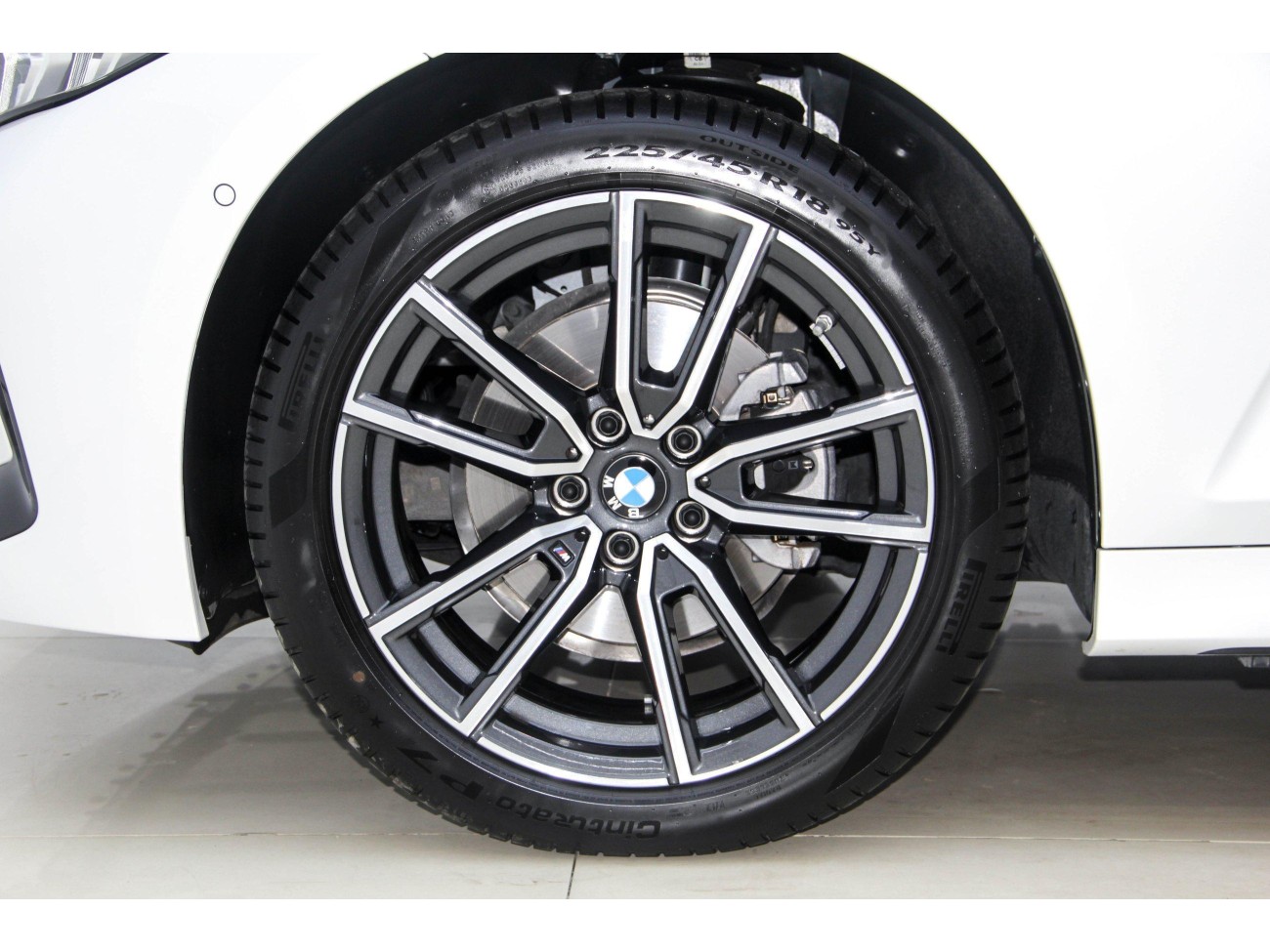 BMW 325Li 2025