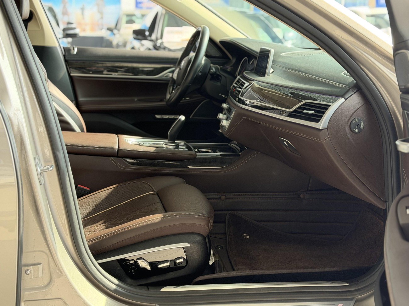 BMW 730Li 2016