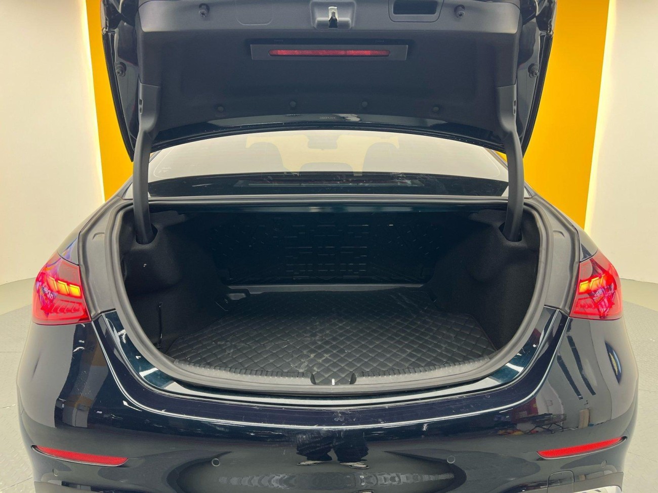 Mercedes-Benz C 260 L 2024