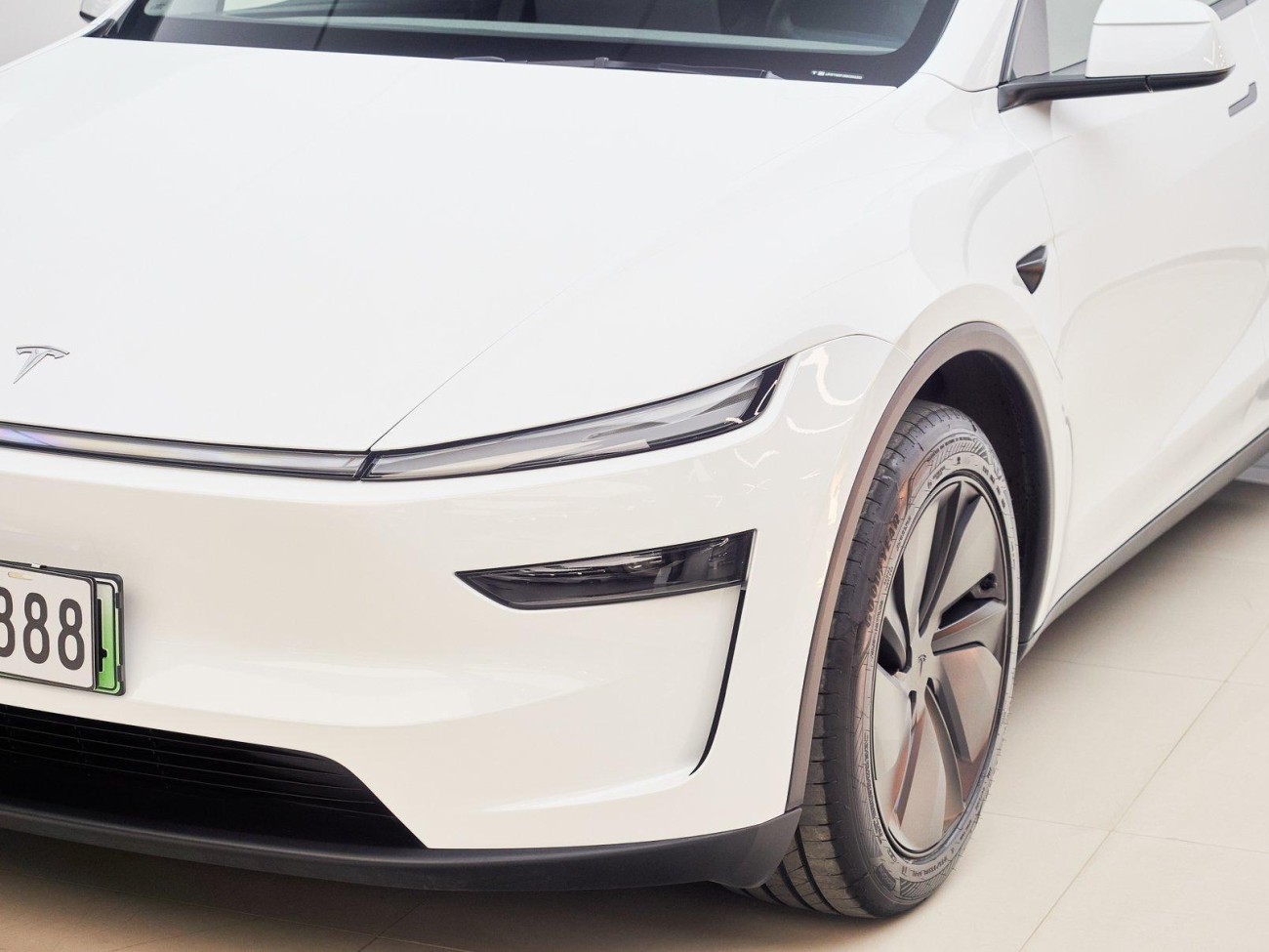 Tesla Model Y 2025