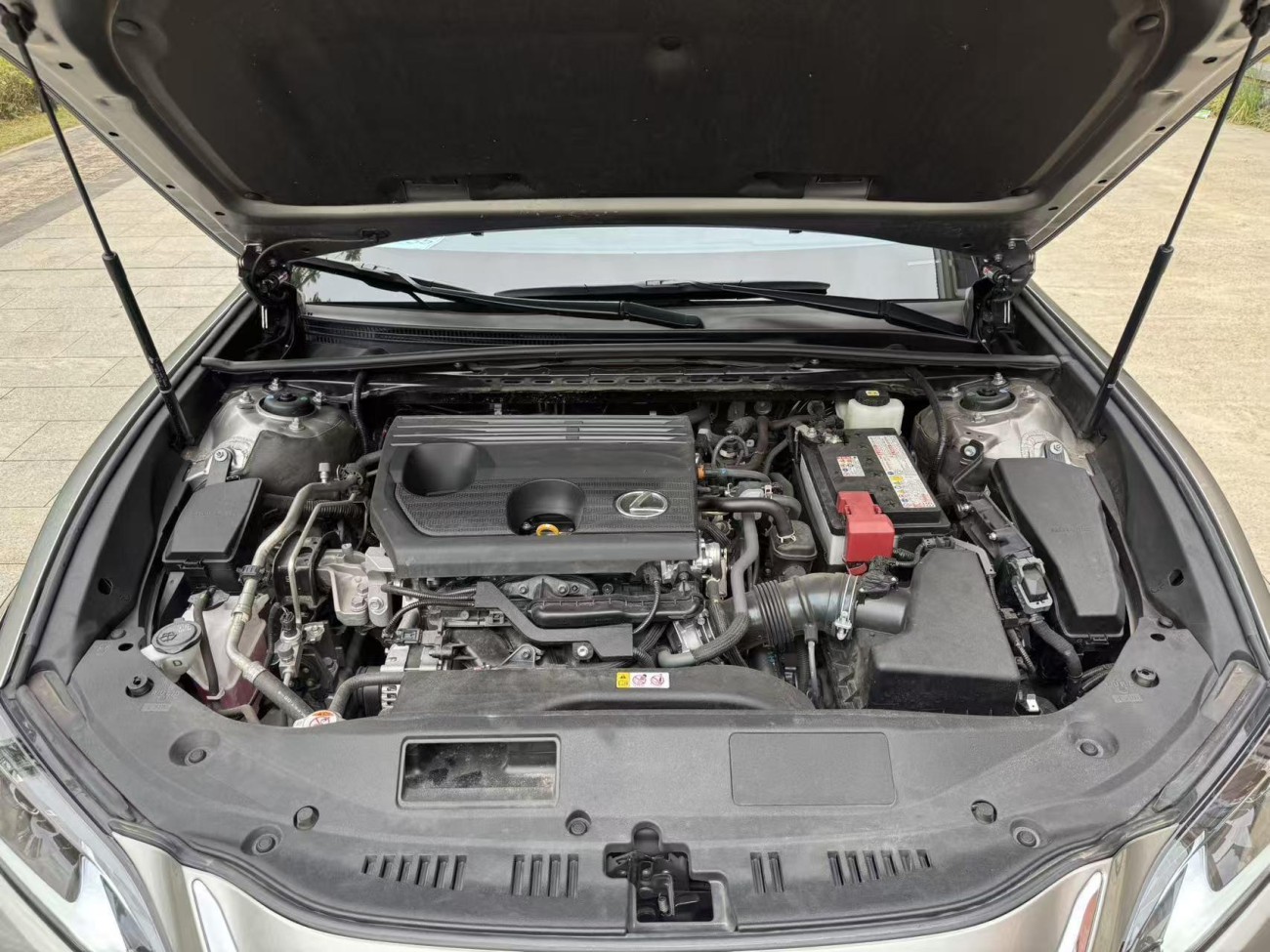 Lexus ES 200 2024