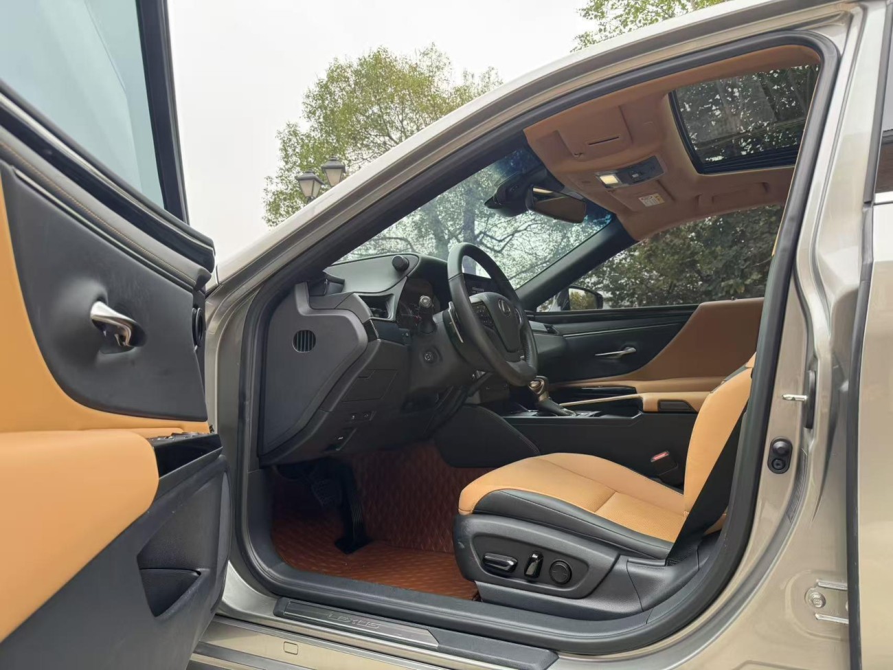 Lexus ES 200 2024