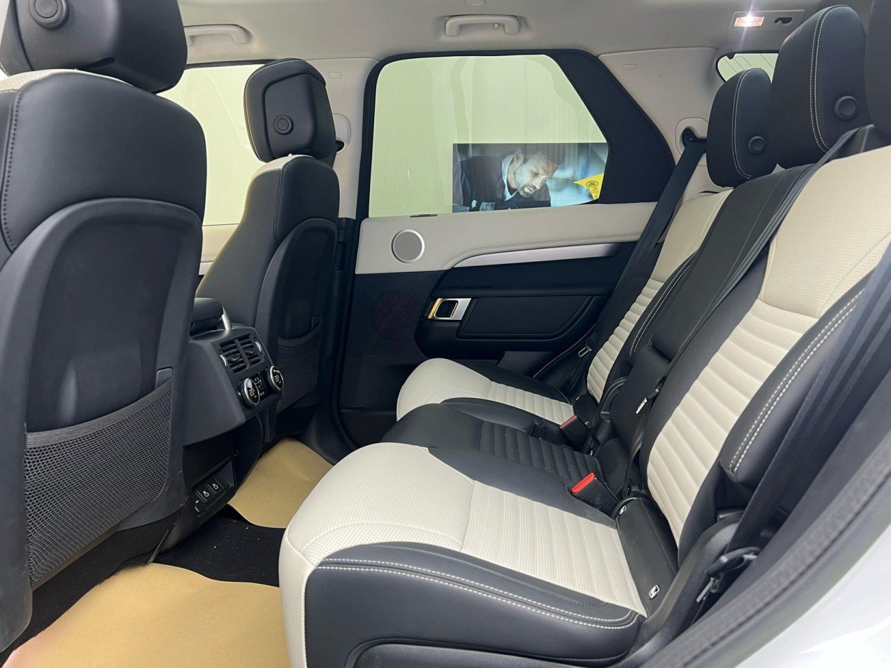 Land Rover Discovery 2022
