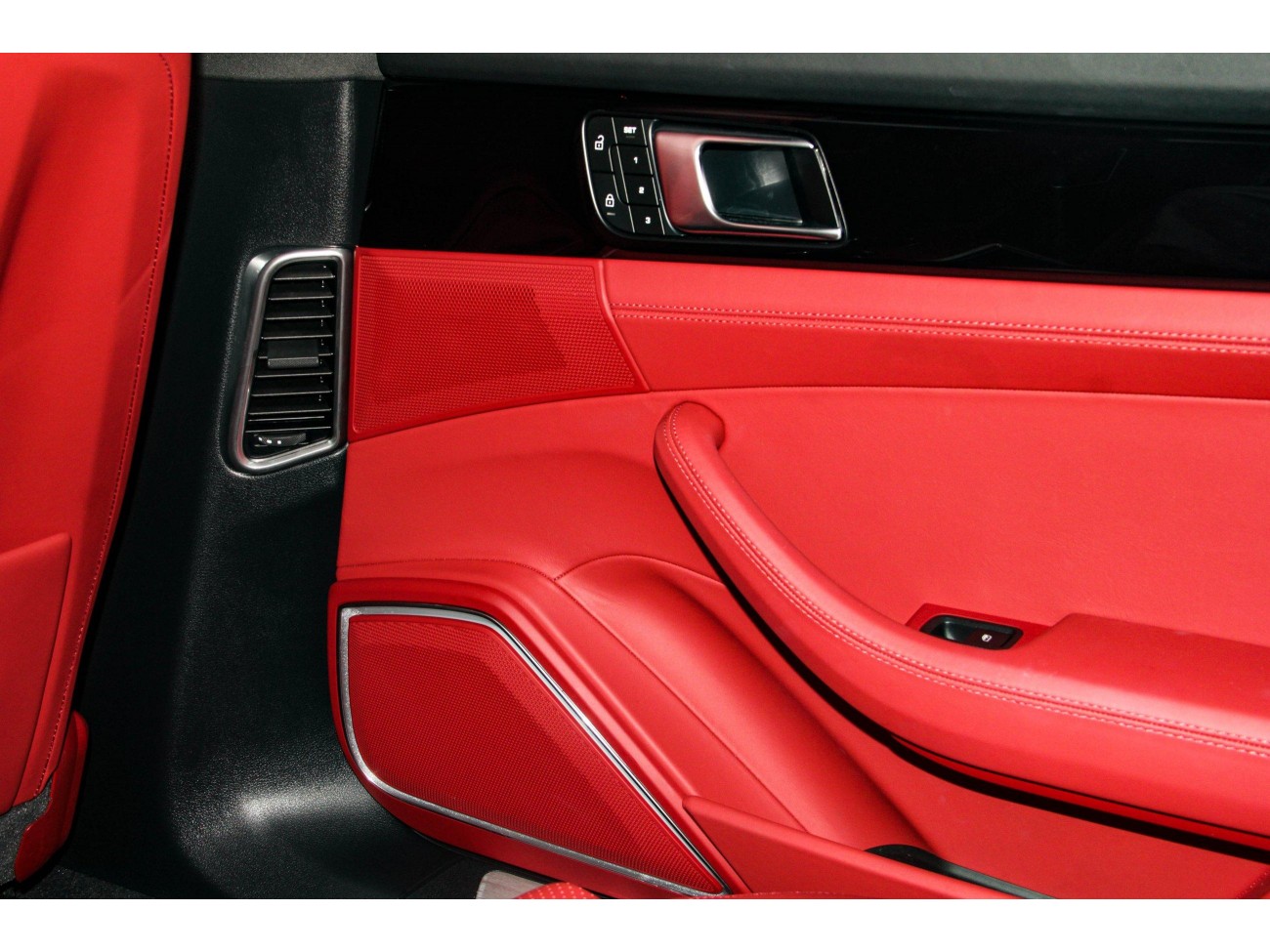 Porsche Panamera 2023