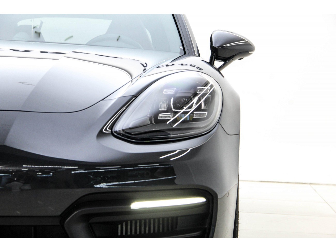 Porsche Panamera 2023