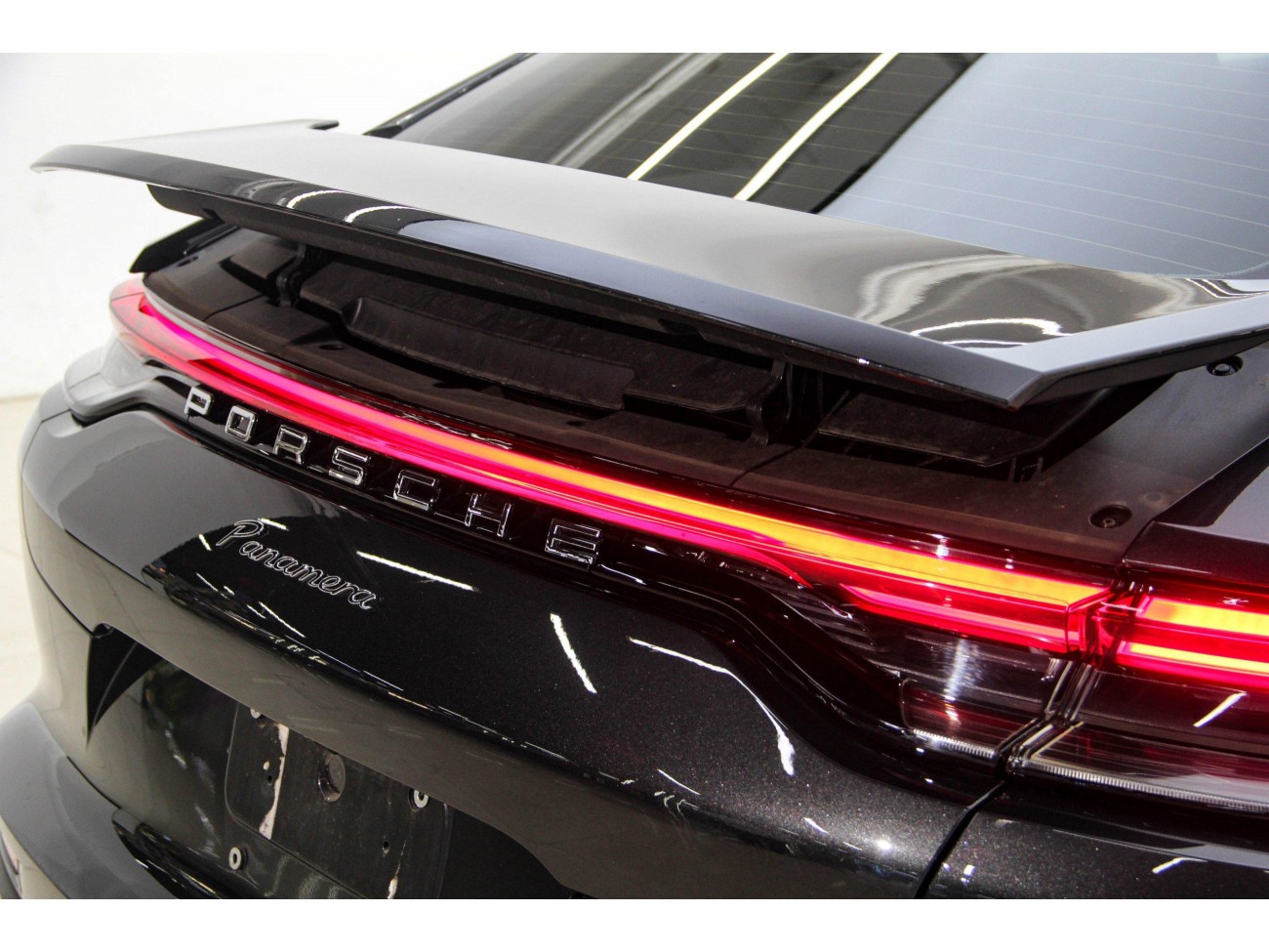 Porsche Panamera 2023