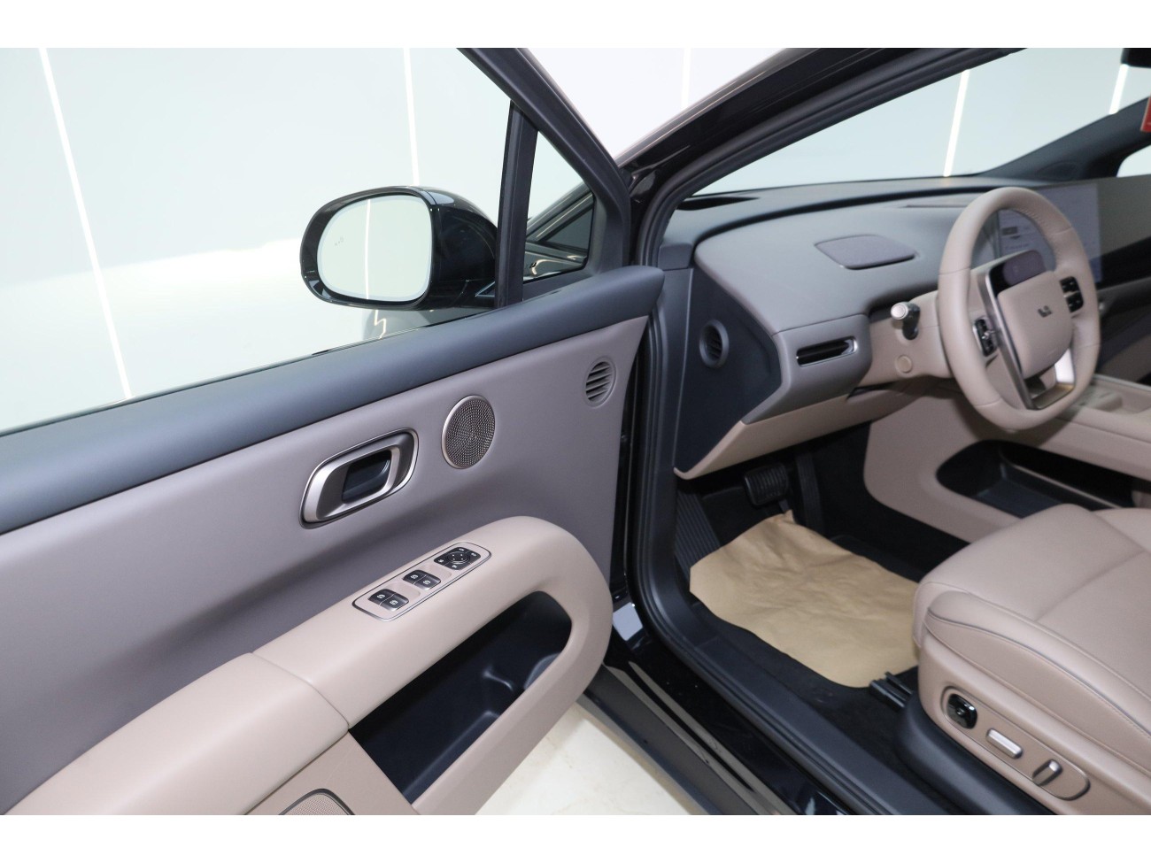 Li Auto i6 2025
