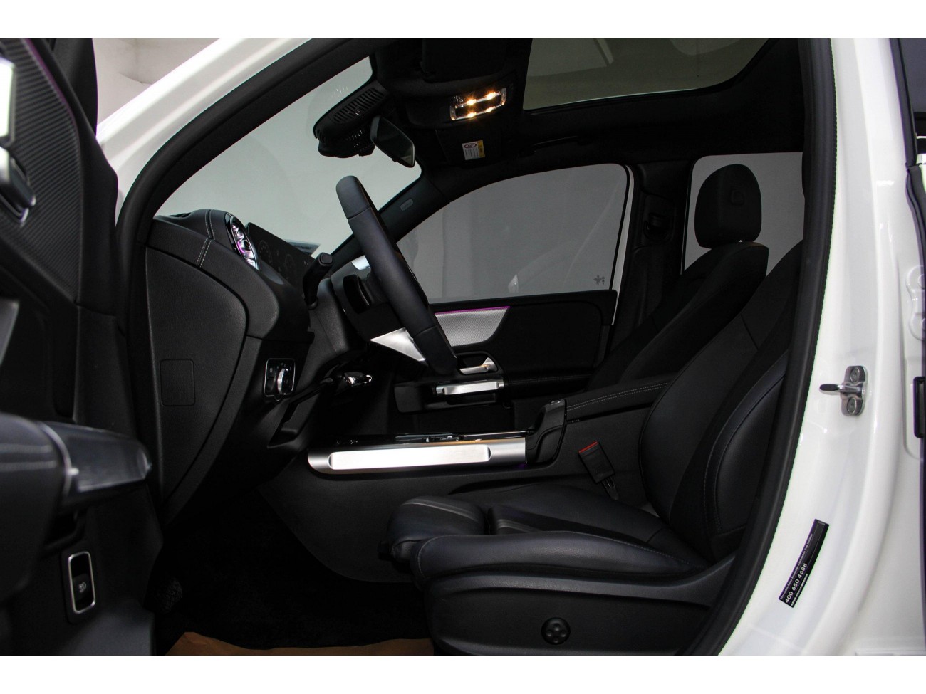 Mercedes-Benz GLB 2024