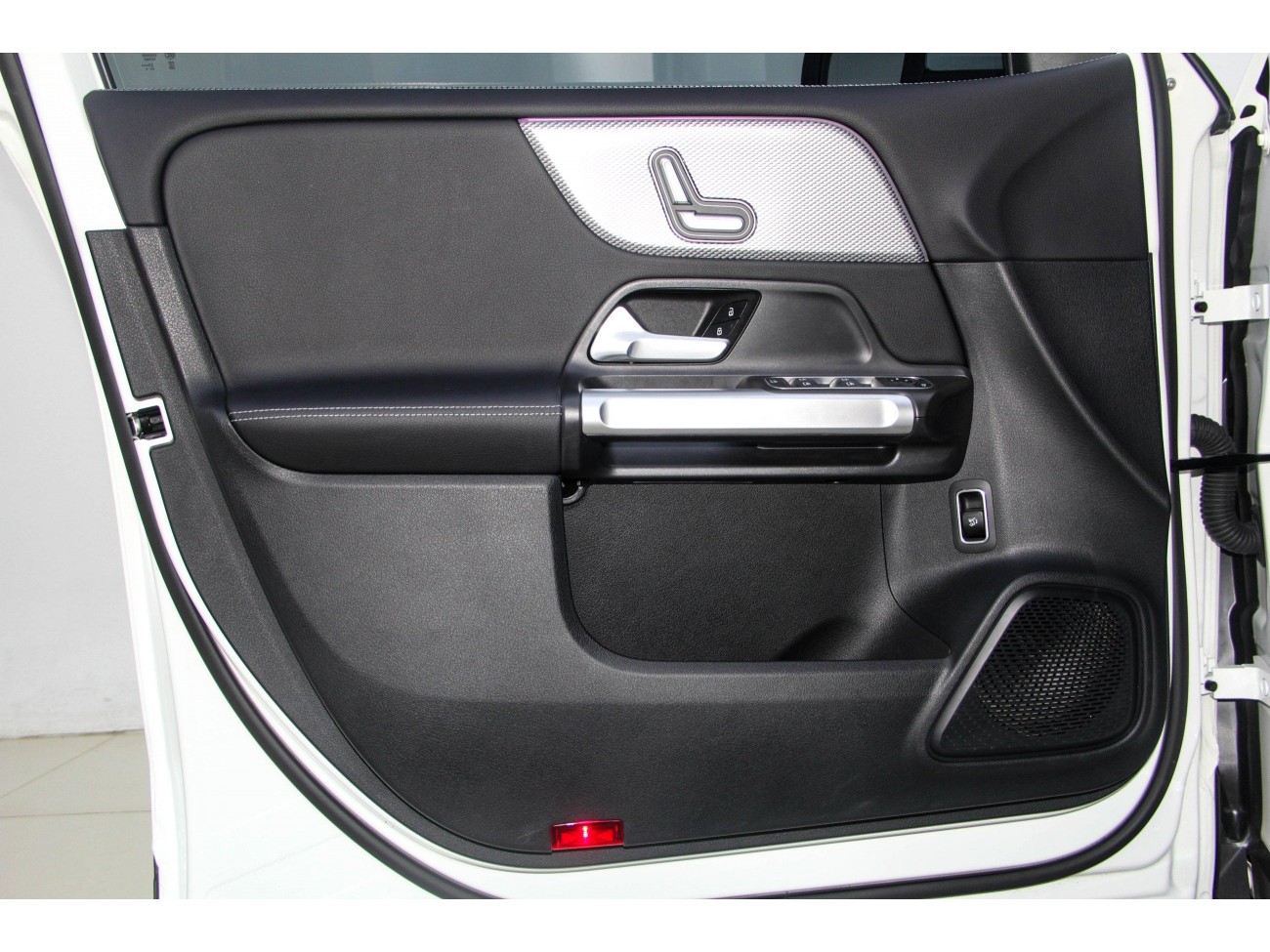 Mercedes-Benz GLB 2024