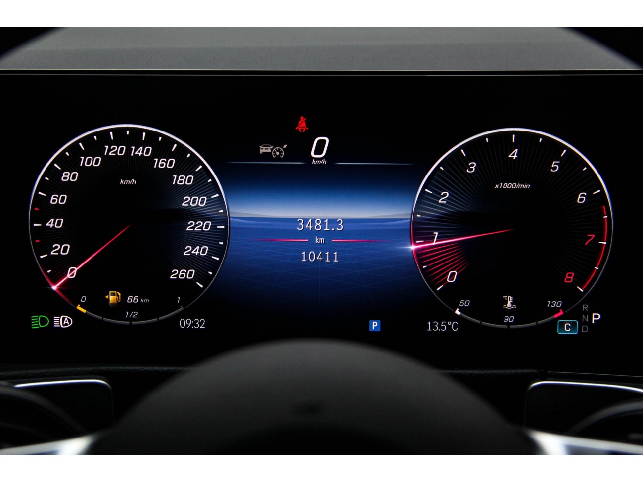 Mercedes-Benz GLB 2024