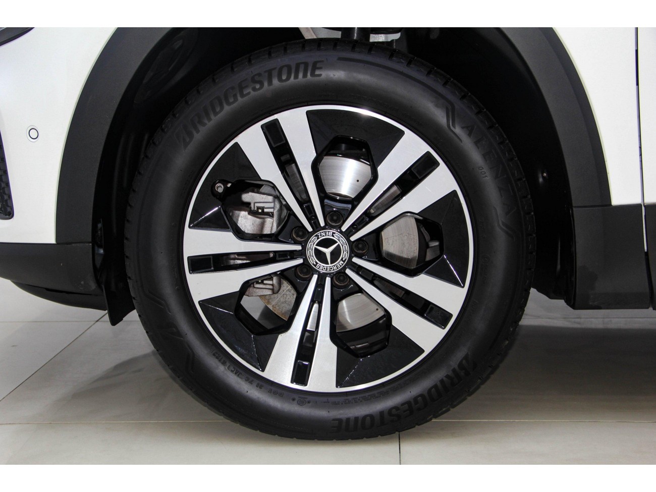 Mercedes-Benz GLB 2024