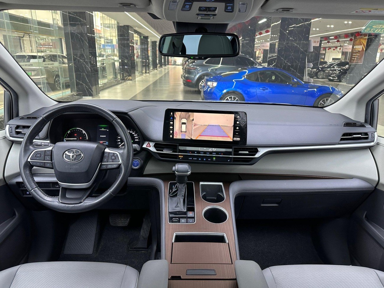 Toyota Sienna 2023