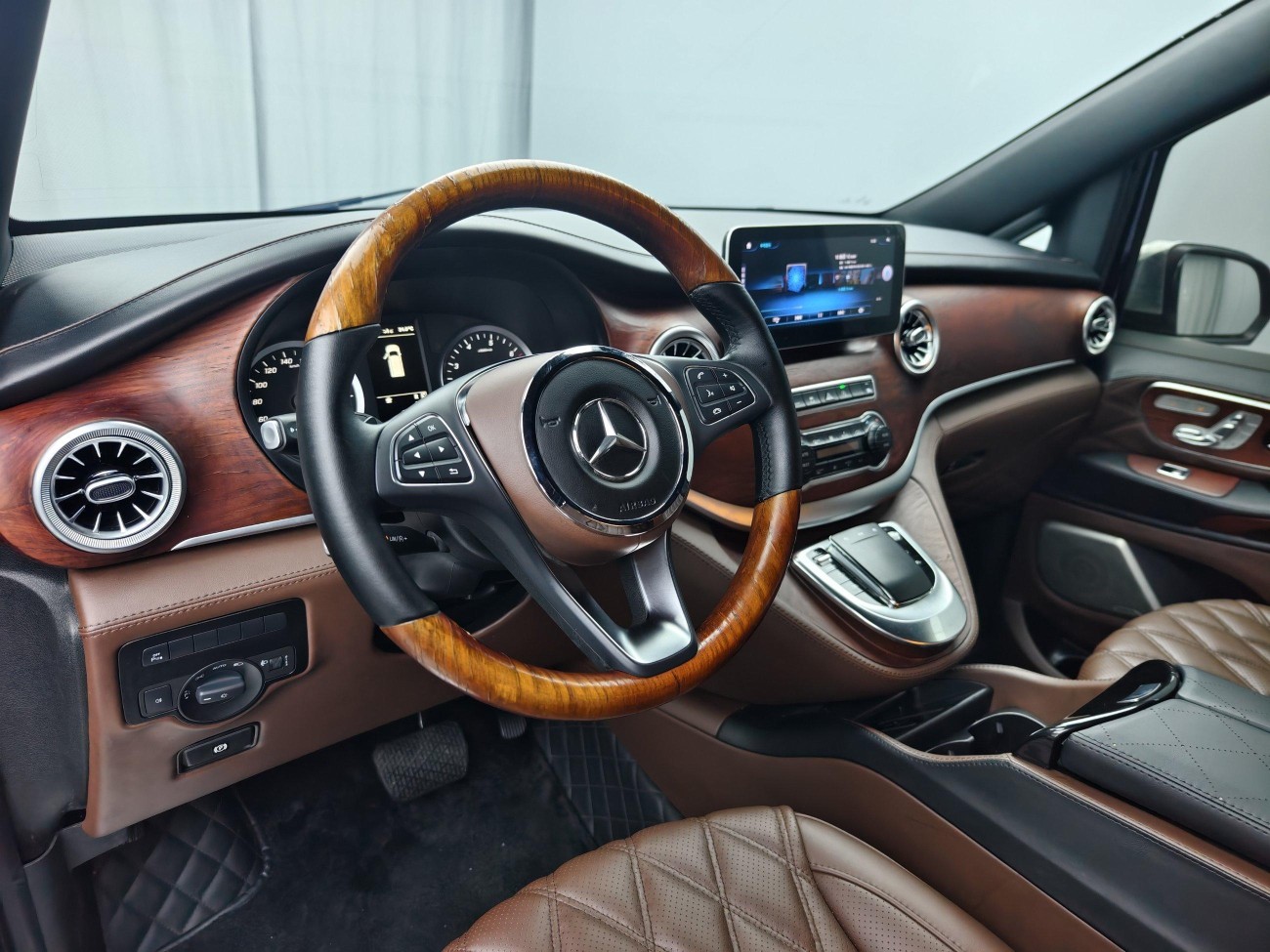 Mercedes-Benz 2022