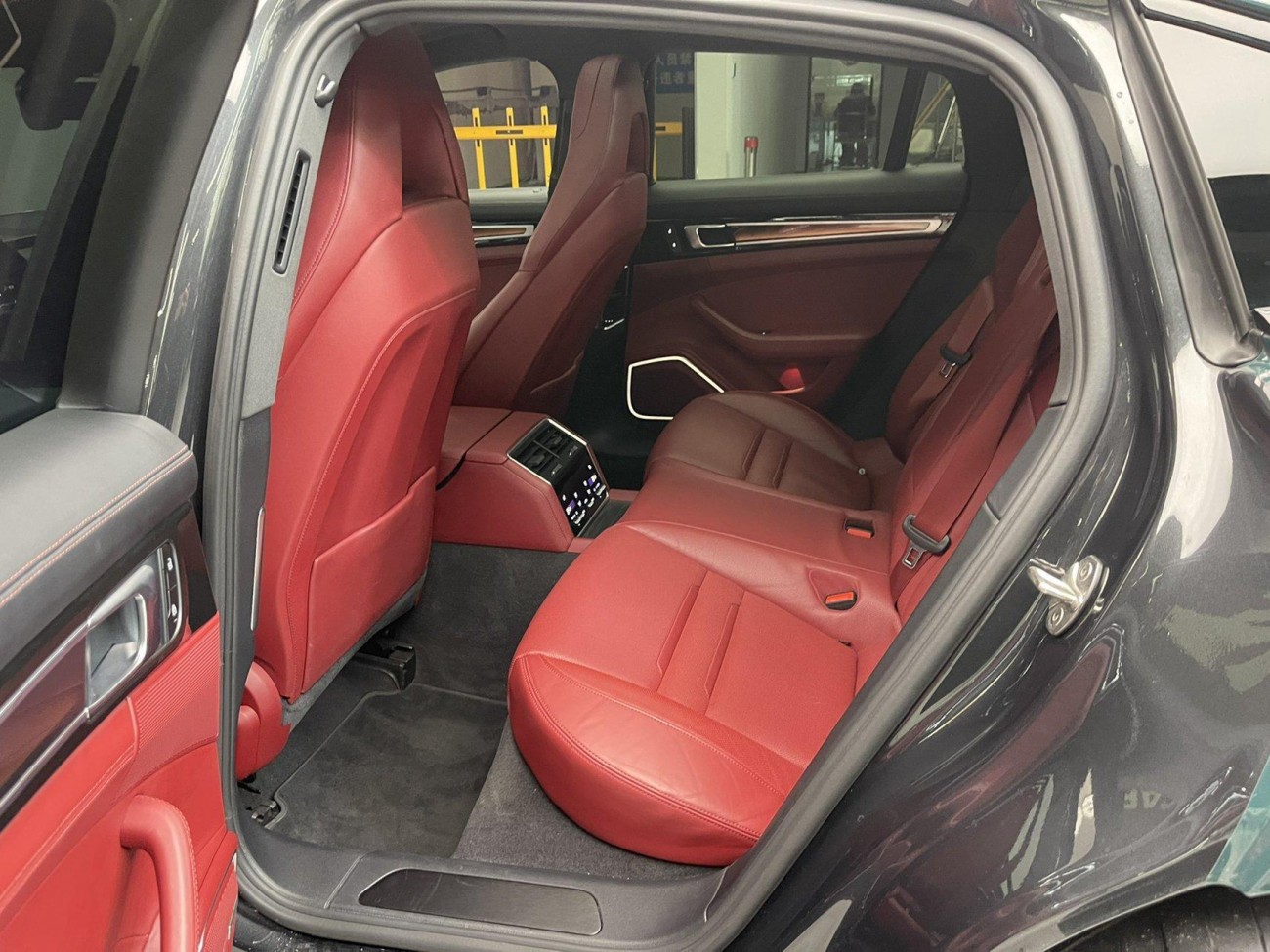 Porsche Panamera 2023